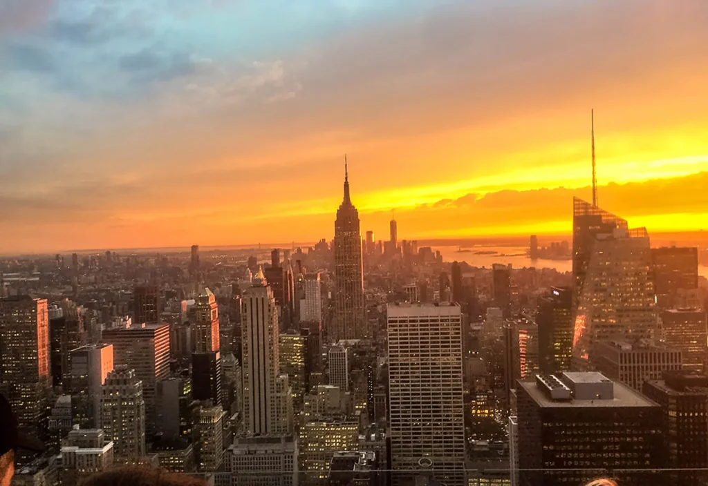Anello di fidanzamento su misura per una proposta di matrimonio a New York
