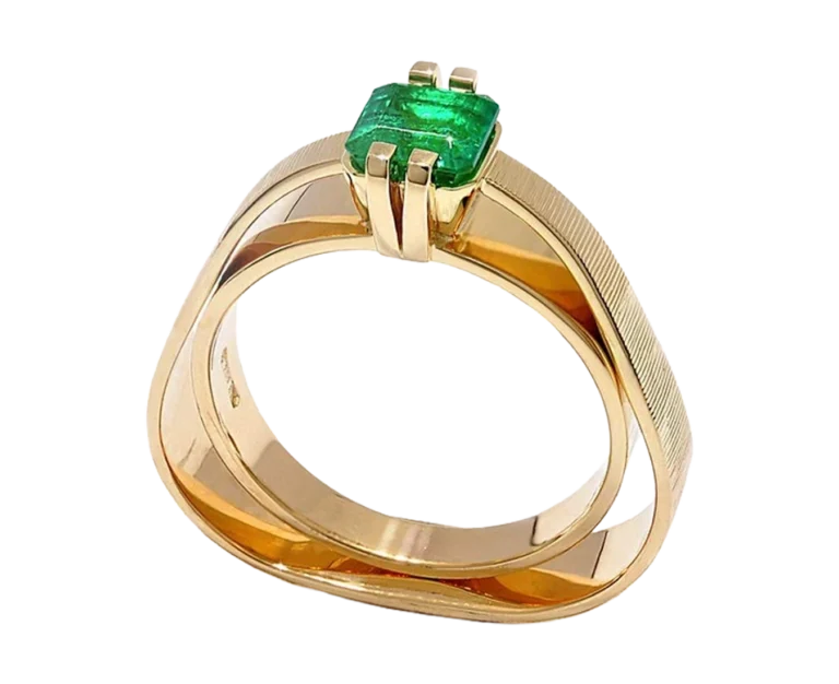Side view of the Geometrie ring with a natural octagonal emerald