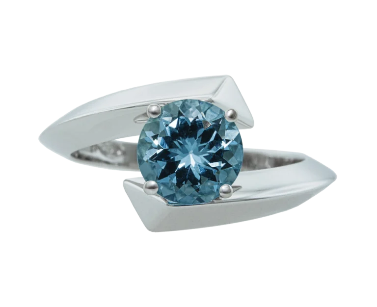 Custom aquamarine Contrariè ring viewed from the front