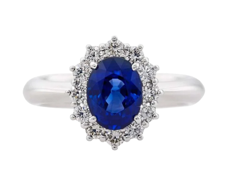 White gold ring with blue sapphire and diamonds Classic Sapphire viewed from the front