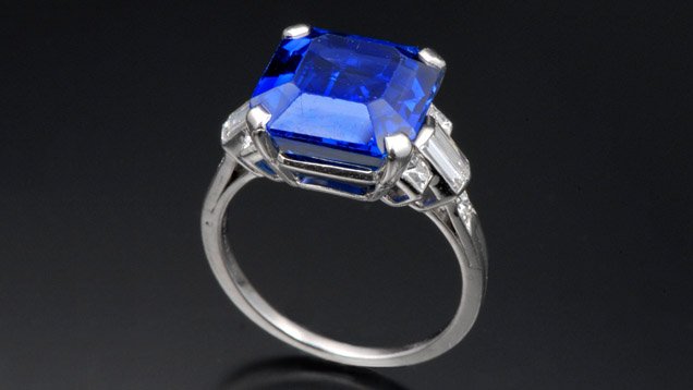 Zaffiro del Kashmir blu vellutato