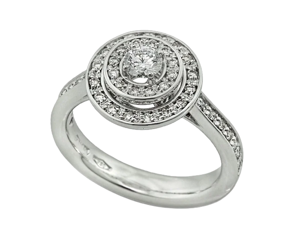 Three-quarter view of the Concentric ring with diamonds and circular structure