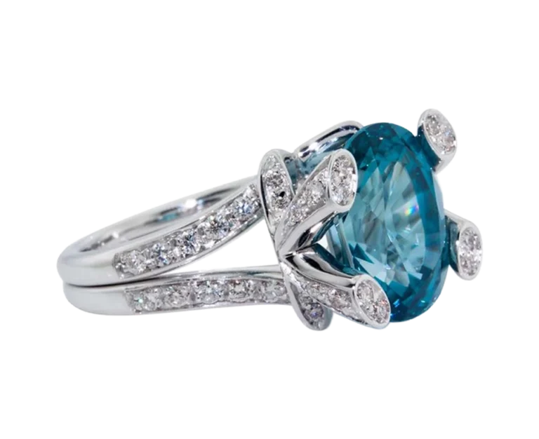 Side view of the laguna ring with split shank and diamond details