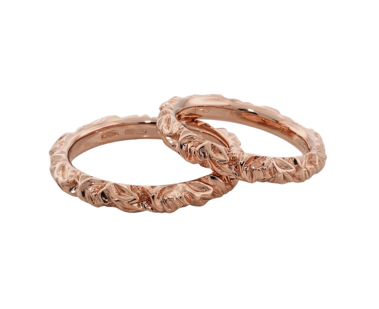 Coppia di fedi Quercia in oro rosa 18 carati con superficie incisa